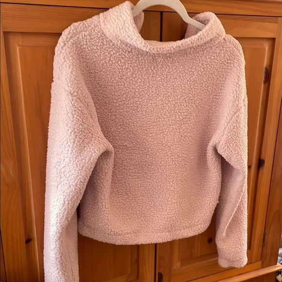 Pink Fleece Sweater 🐑🩷 - Picture 9 of 12